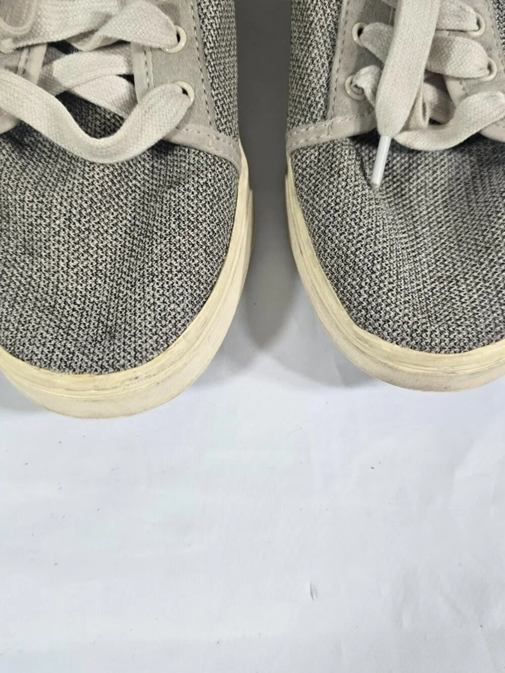 Olukai Pehuea Li Tapa Knit Sneakers Women Size 9 Gray Lace Up Travel Resortwear